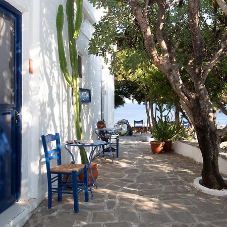 Agriolykos Pension Ágios Kírykos Exterior photo