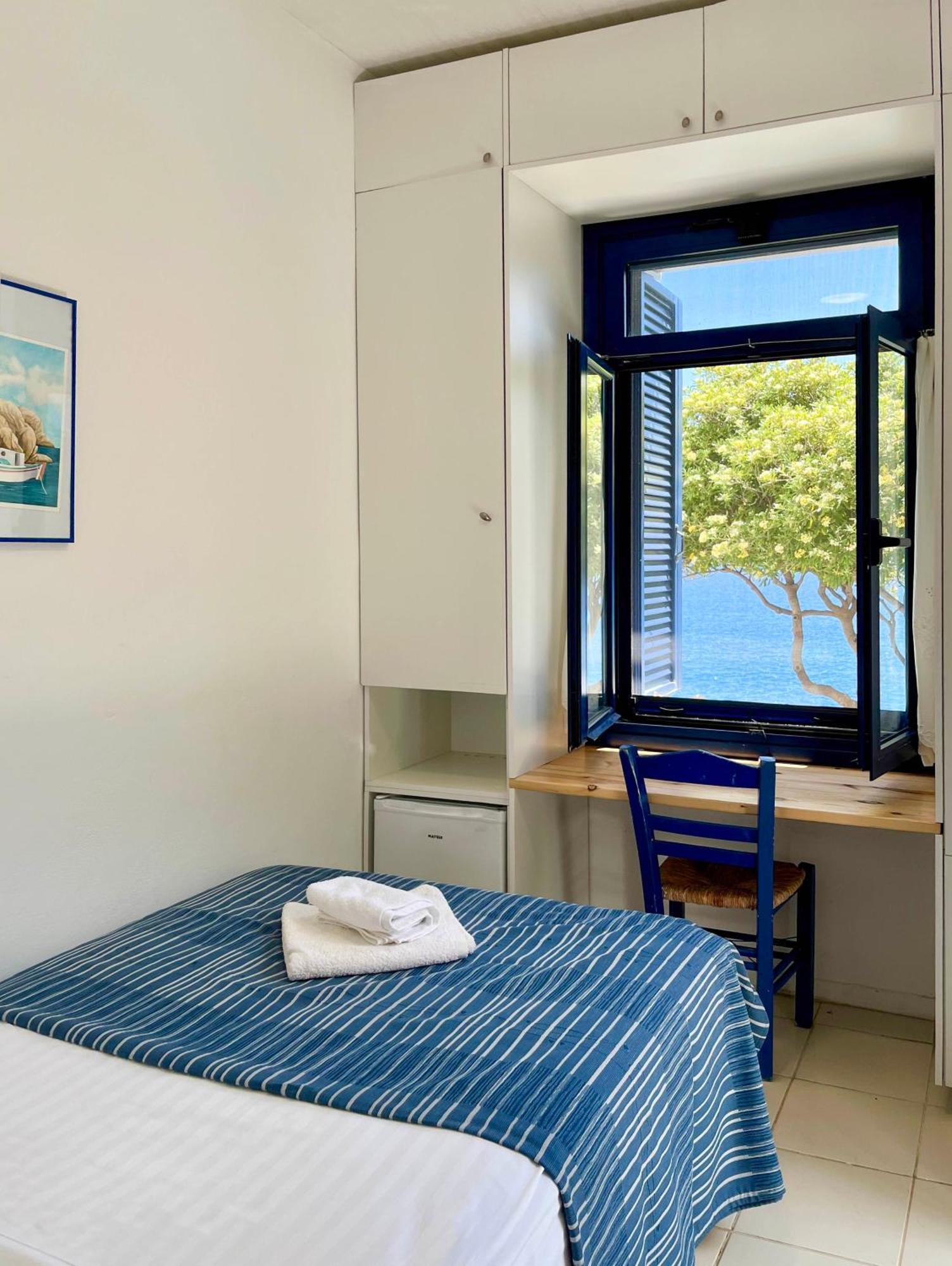 Agriolykos Pension Ágios Kírykos Exterior photo