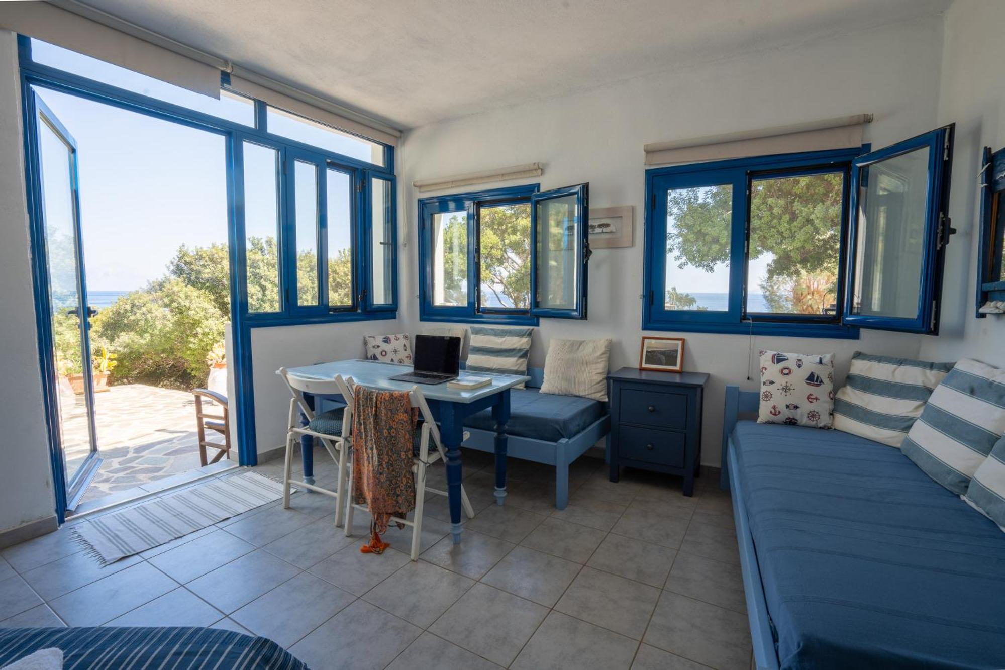 Agriolykos Pension Ágios Kírykos Exterior photo